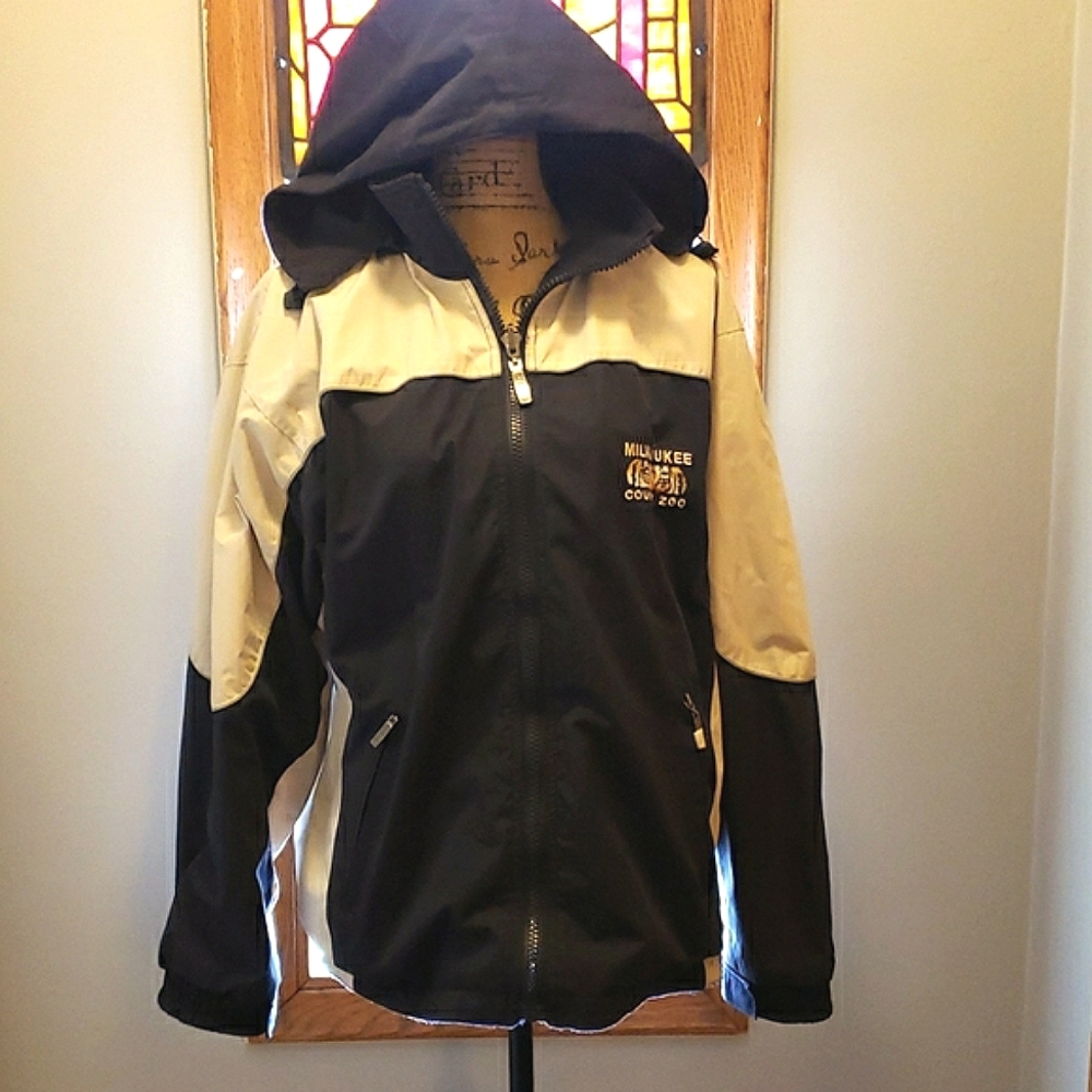 Hooded Jacket 🐯 {GoGo Sports Inc}, Size S Milwaukee Zoo